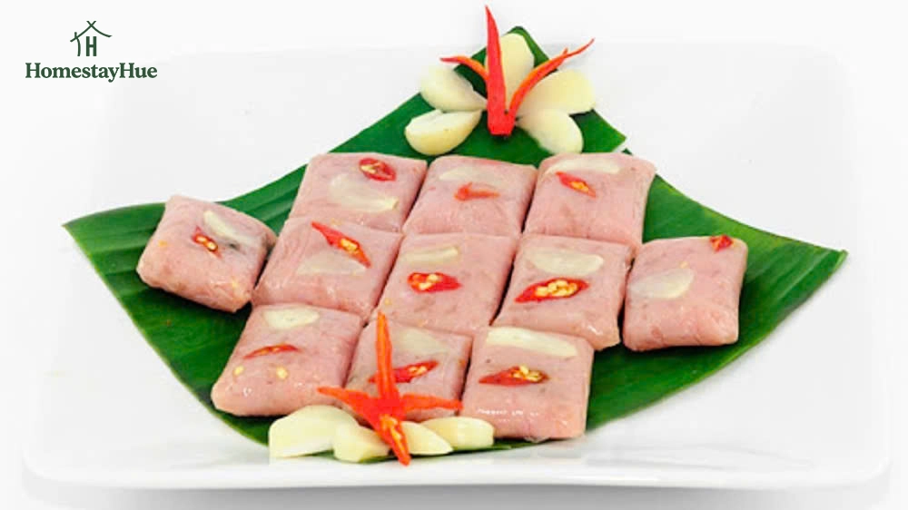 Nem chua Huế: Món nhâm nhi "gây nghiện"