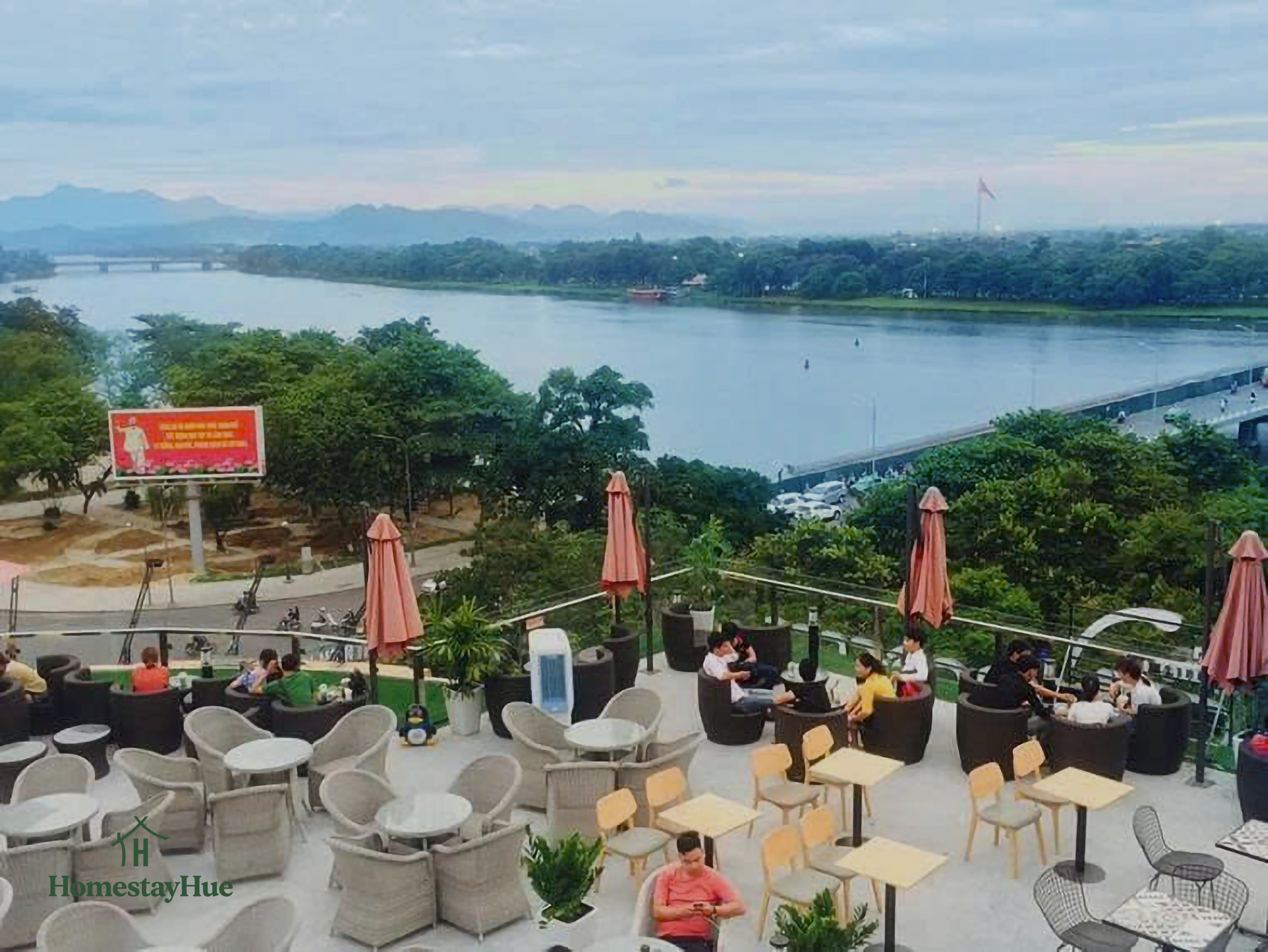 Top những quán cà phê hot, hiện đại mới mở tại Huế