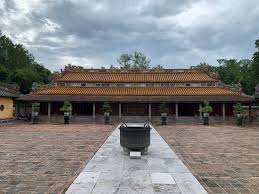 Lăng Đồng Khánh: Vẻ Đẹp Giao Thoa Kiến Trúc Pháp - Việt