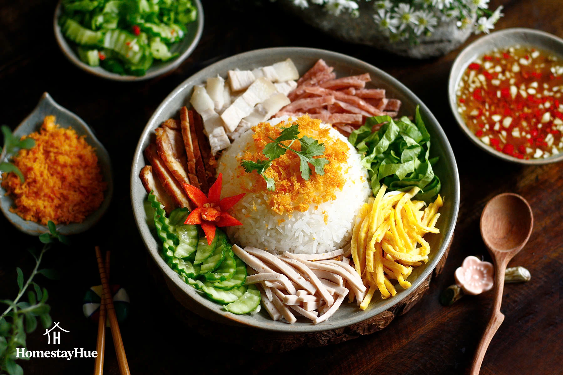 Cơm Âm Phủ Huế: Tinh tế từ cách bày đến hương vị