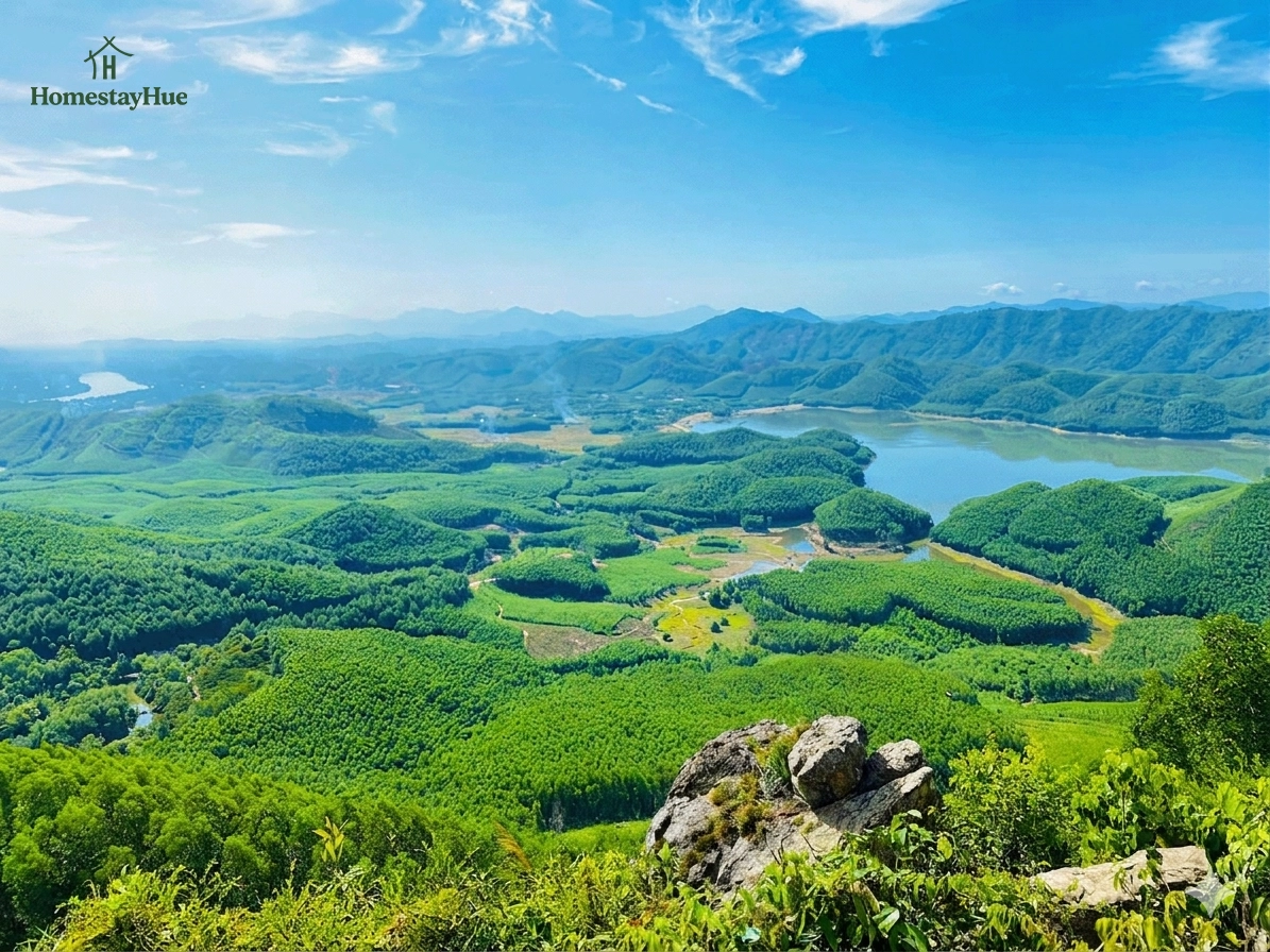 Đỉnh Hòn Vượn: Hành trình chinh phục vẻ đẹp xứ Huế