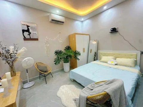 Phòng 2NL ( toilet ngoài ) Riêng biệt tầng 1