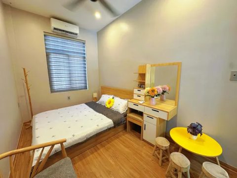 Phòng 2 NL ( toilet ngoài )
